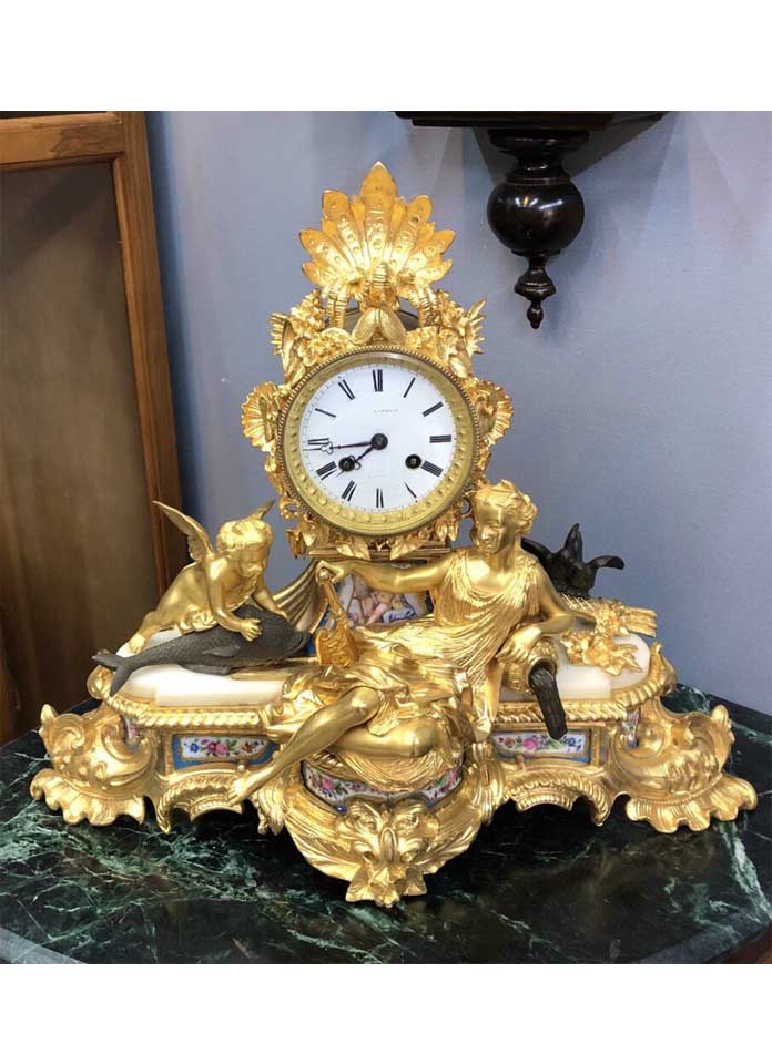 Đồng hồ để bàn Pháp cổ được chế tác vào thế kỷ 19
